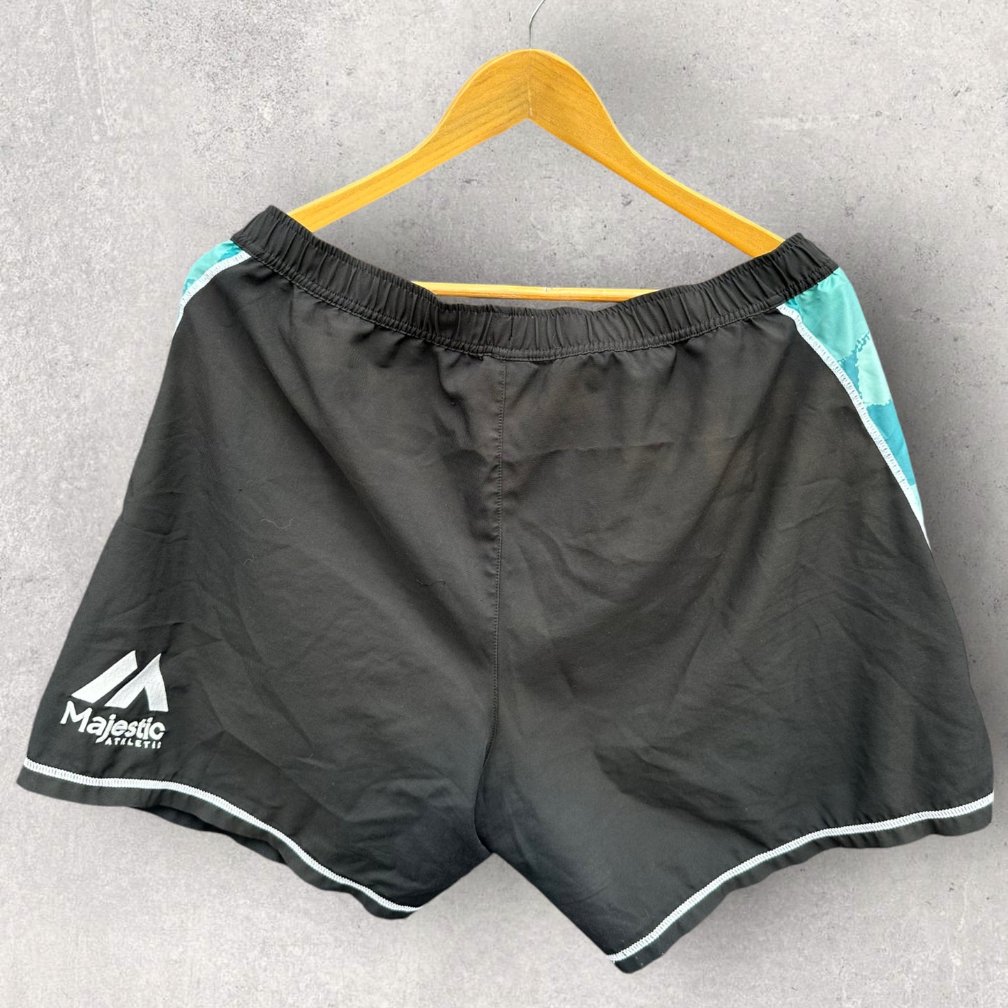 BRISBANE HEAT MAJESTIC BLACK TRAINING SHORTS WITH POCKETS