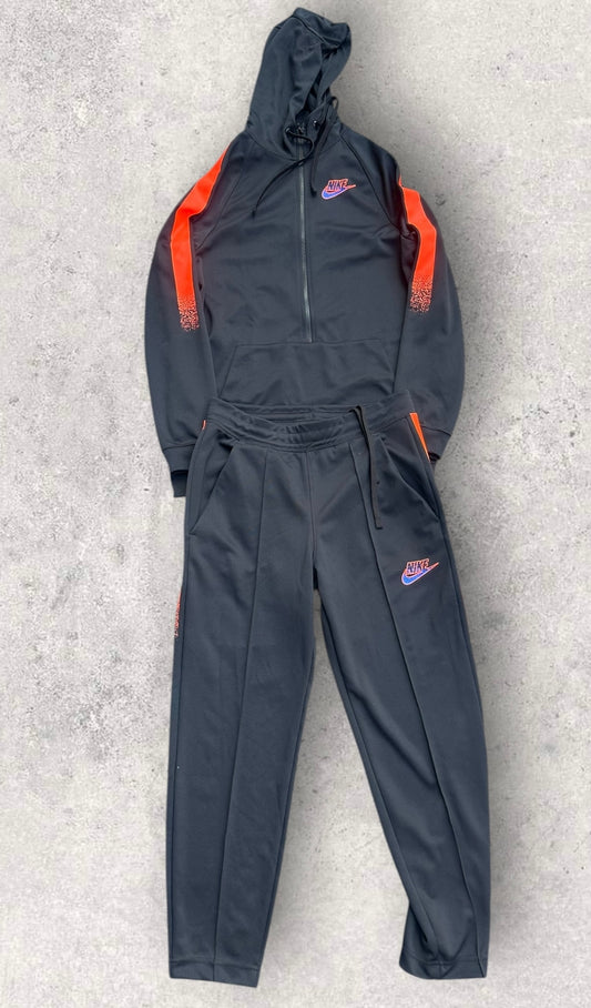 NIKE WOVEN OVERSIZED BLACK TRACK SET