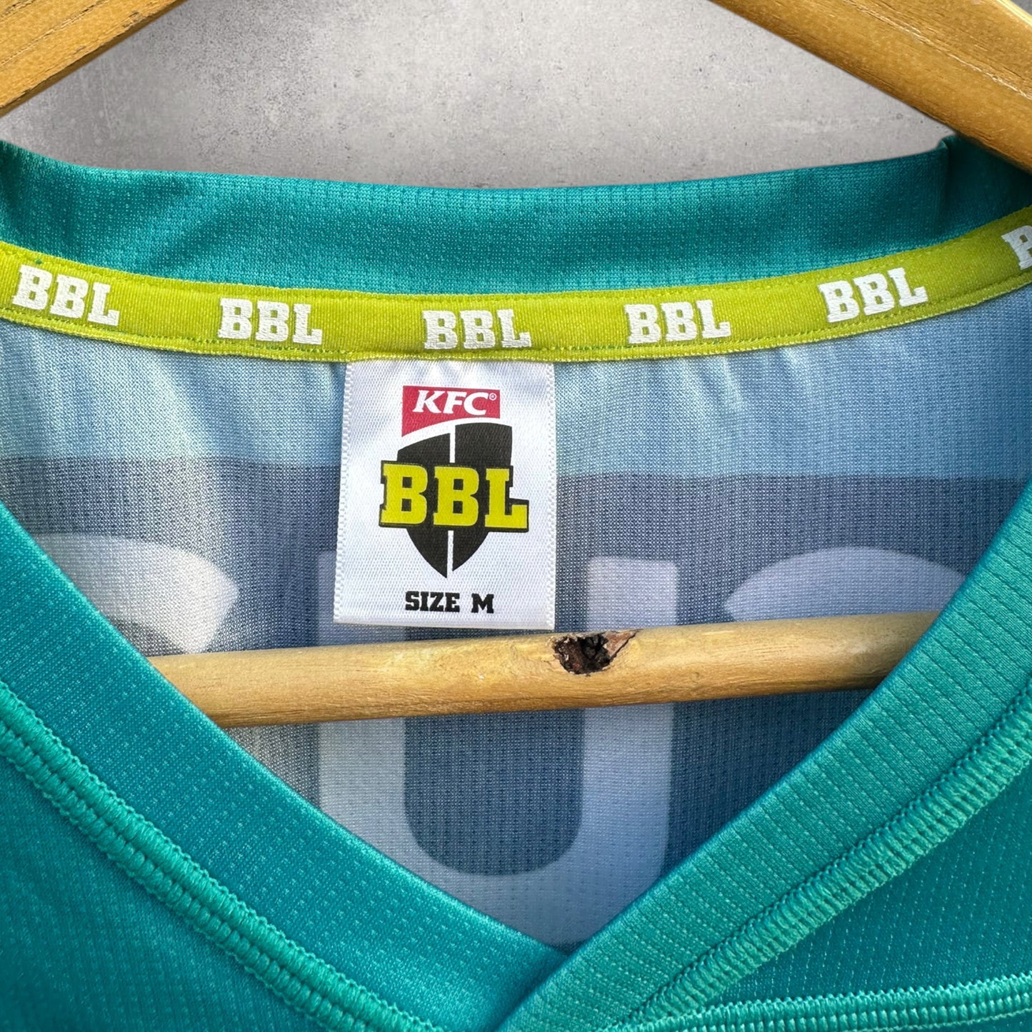 BRISBANE HEAT BBL CRICKET JERSEY
