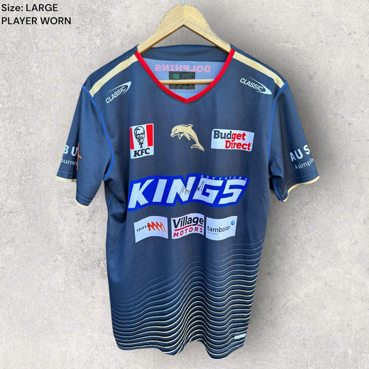 REDCLIFFE DOLPHINS TRAINING SHIRT SIGNED AND ISSUED TO MAX PLATH