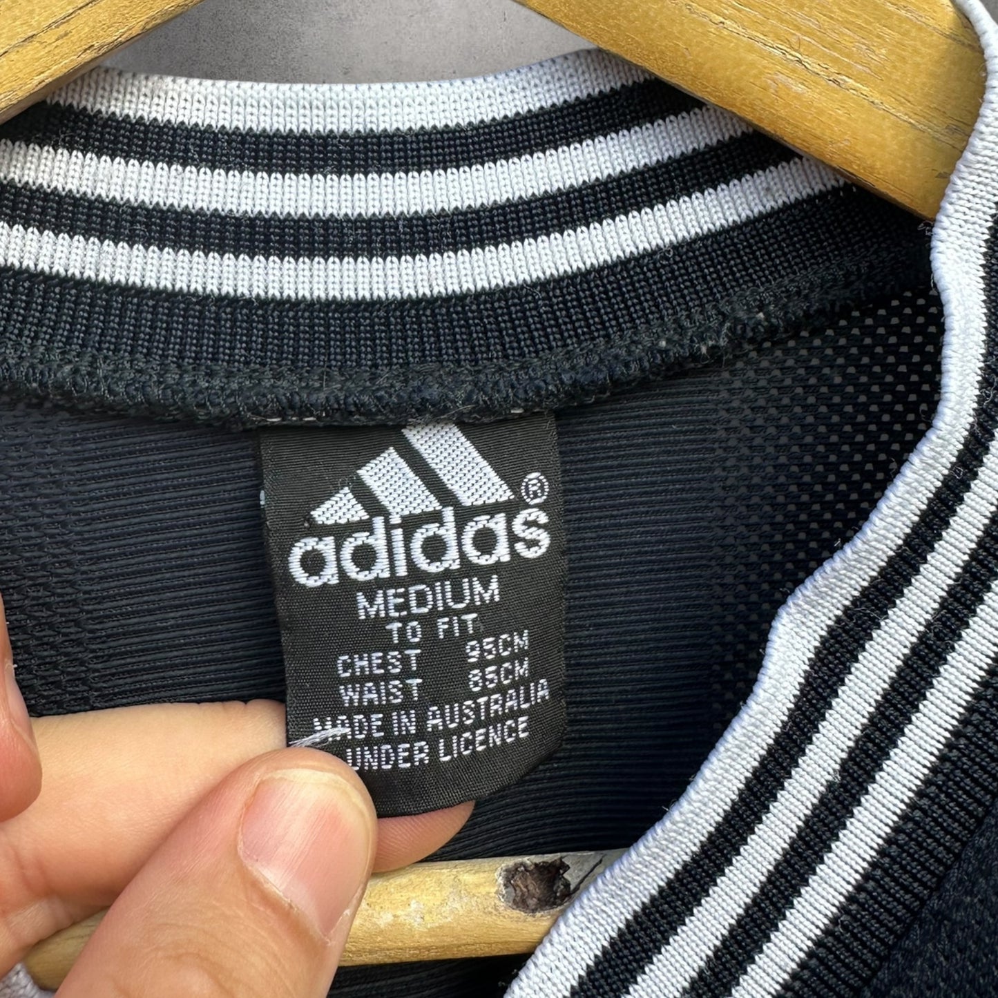 ADIDAS VINTAGE BLACK SHORT SLEEVE SHIRT