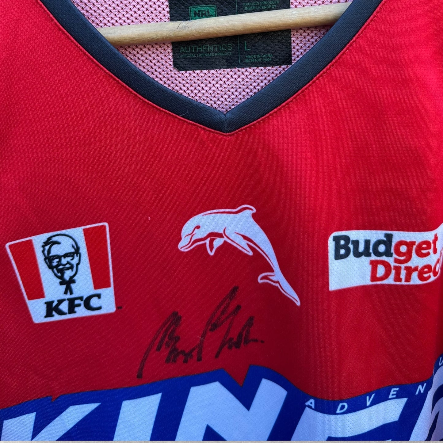 REDCLIFFE DOLPHINS TRAINING SINGLET SIGNED AND ISSUED TO MAX PLATH