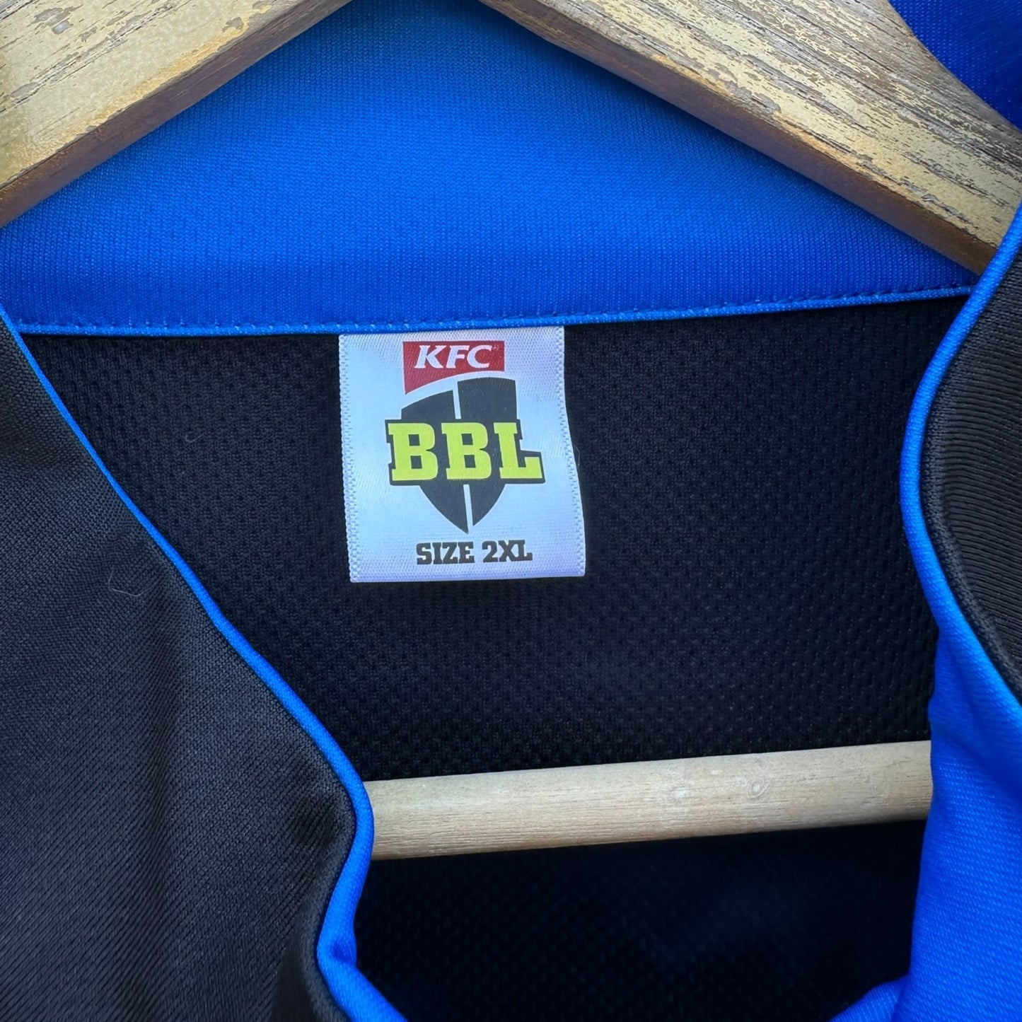 ADELAIDE STRIKERS FULL ZIP BLACK TRACK JACKET