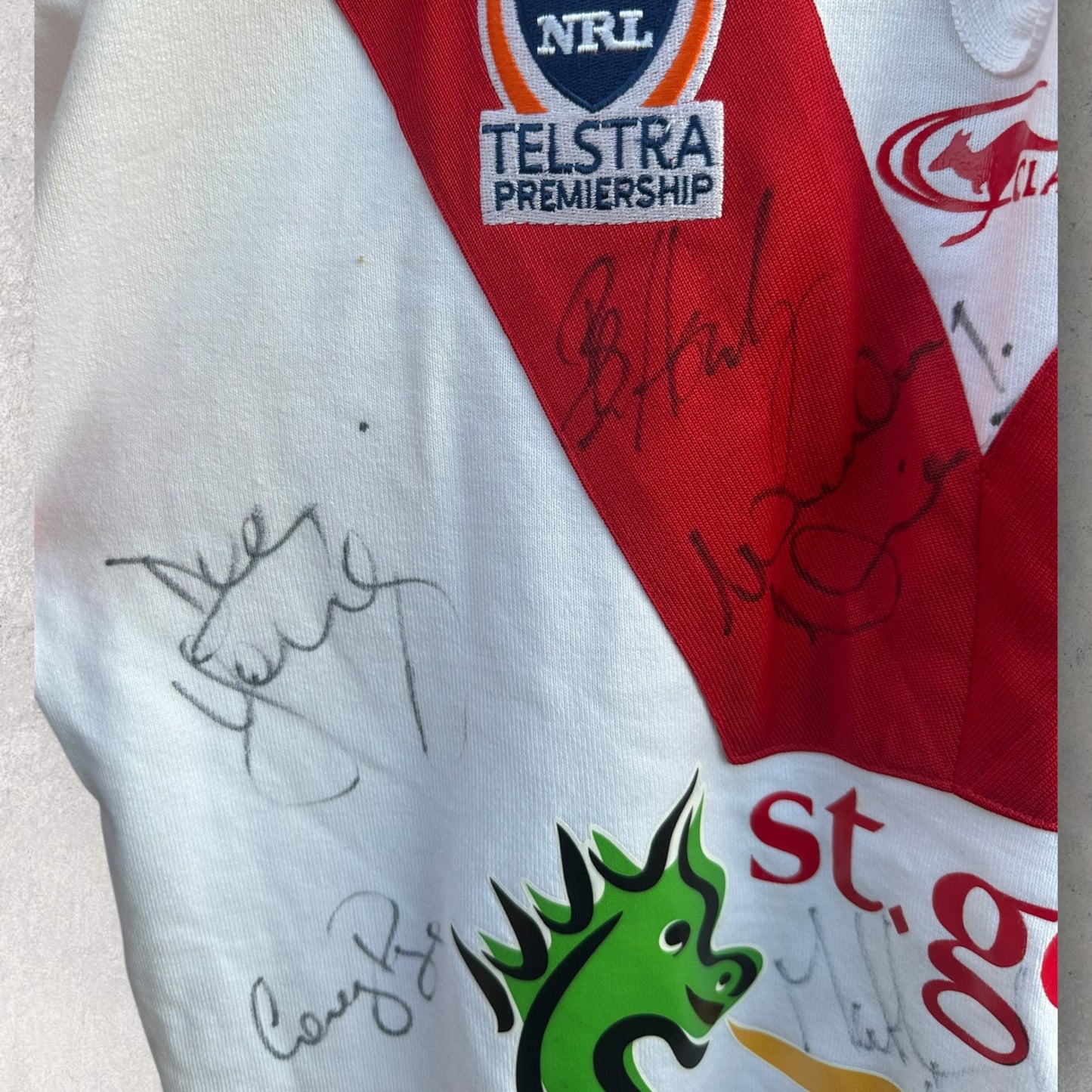 St George Illawarra Dragons 2005 Classic Home Jersey Vintage Signed By Squad