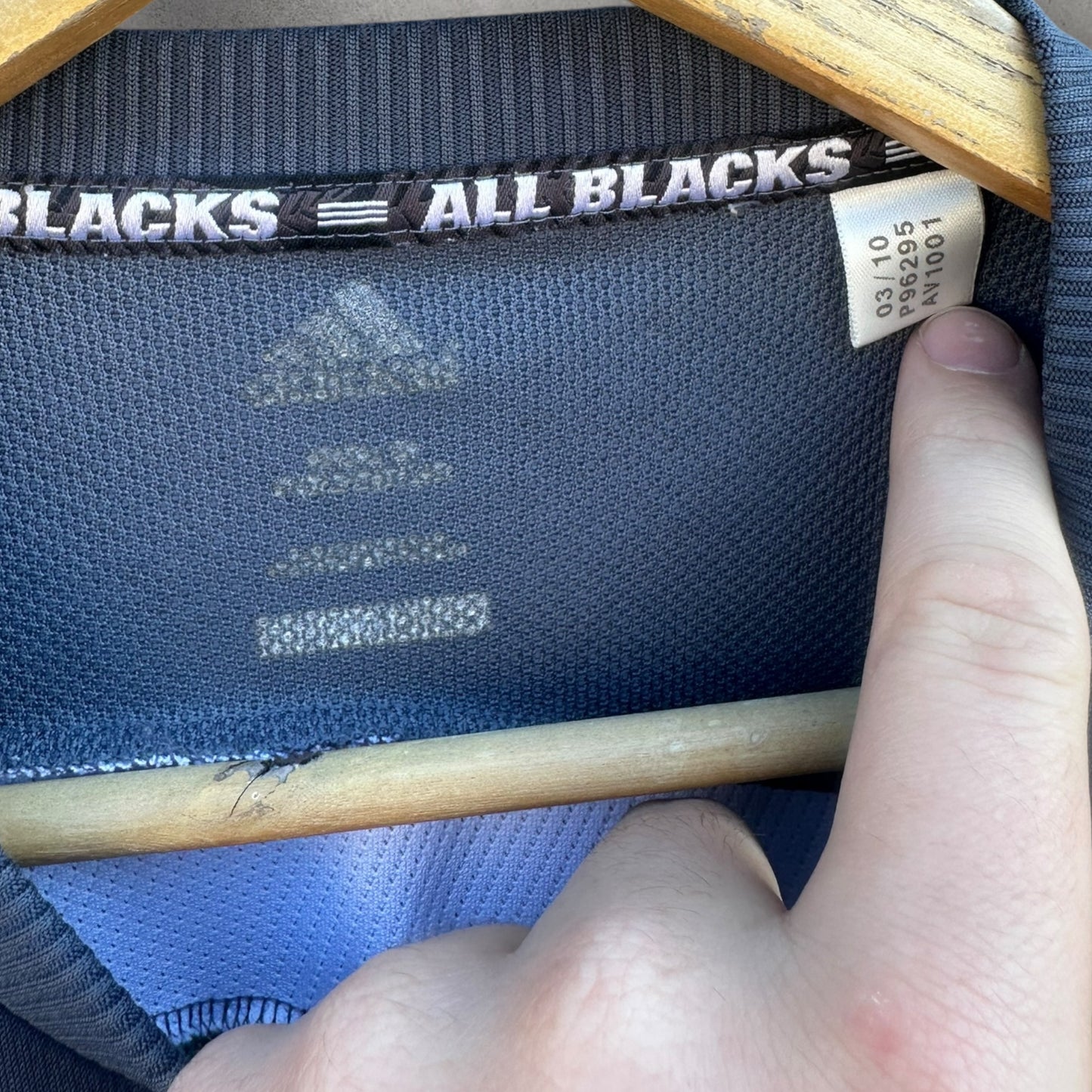 NEW ZEALAND ALL BLACKS 2010 ADIDAS TRAINING SHIRT