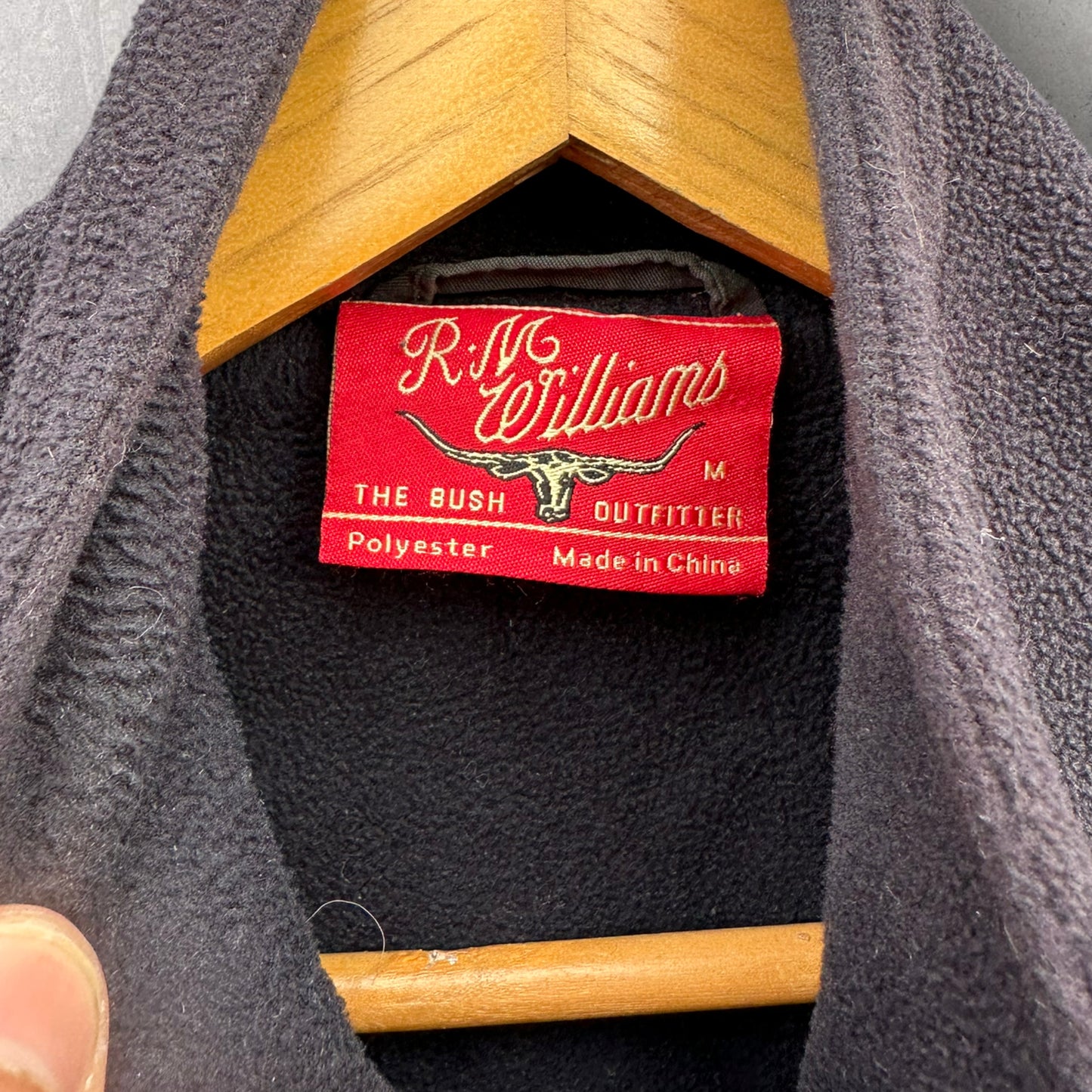 RM WILLIAMS VINTAGE BLACK FLEECE JUMPER