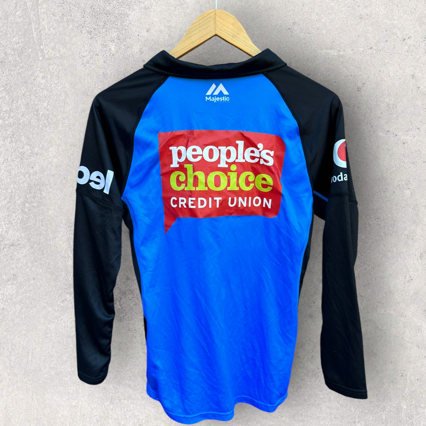 ADELAIDE STRIKERS WBBL PLAYER WORN TRAINING SHIRT ISSUED TO AJ WELLINGTON