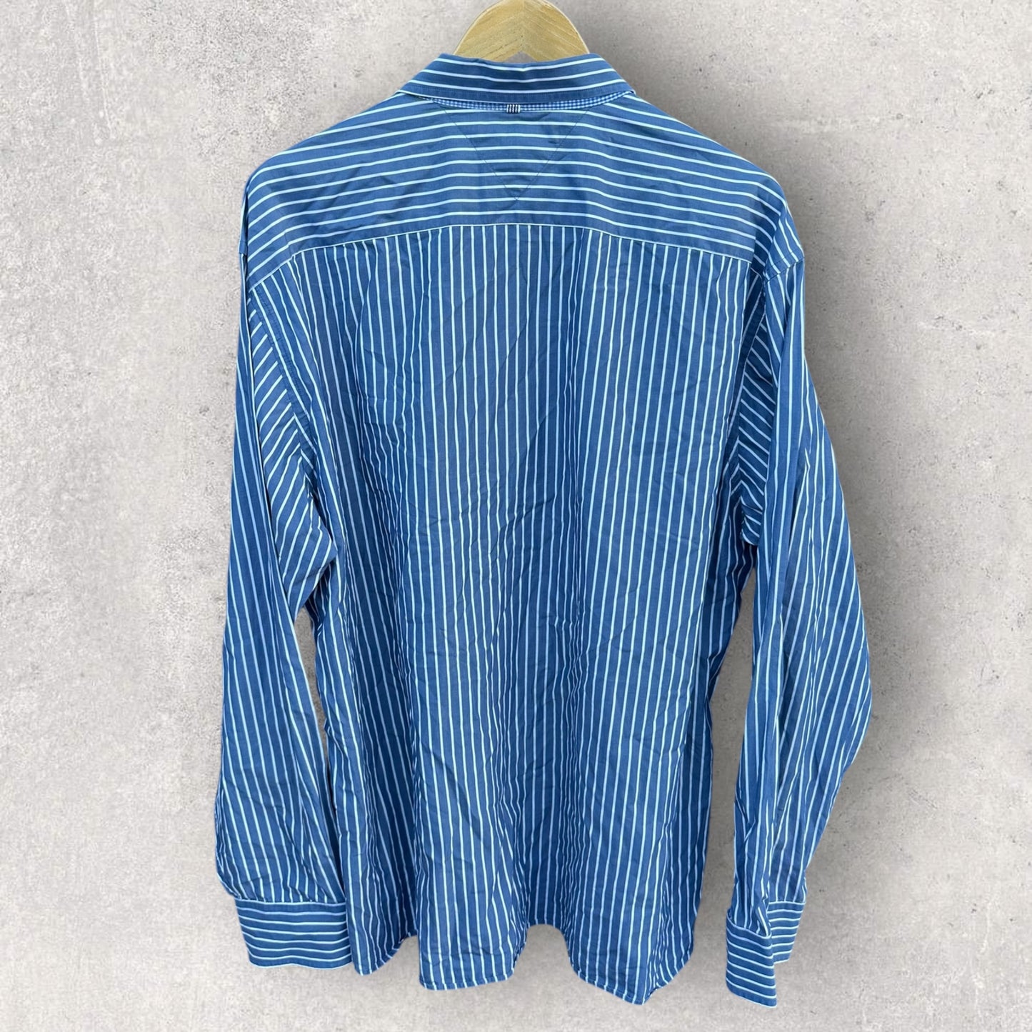 TOMMY HILFIGER BLUE & WHITE PINSTRIPED LONG SLEEVE BUTTON UP SHIRT