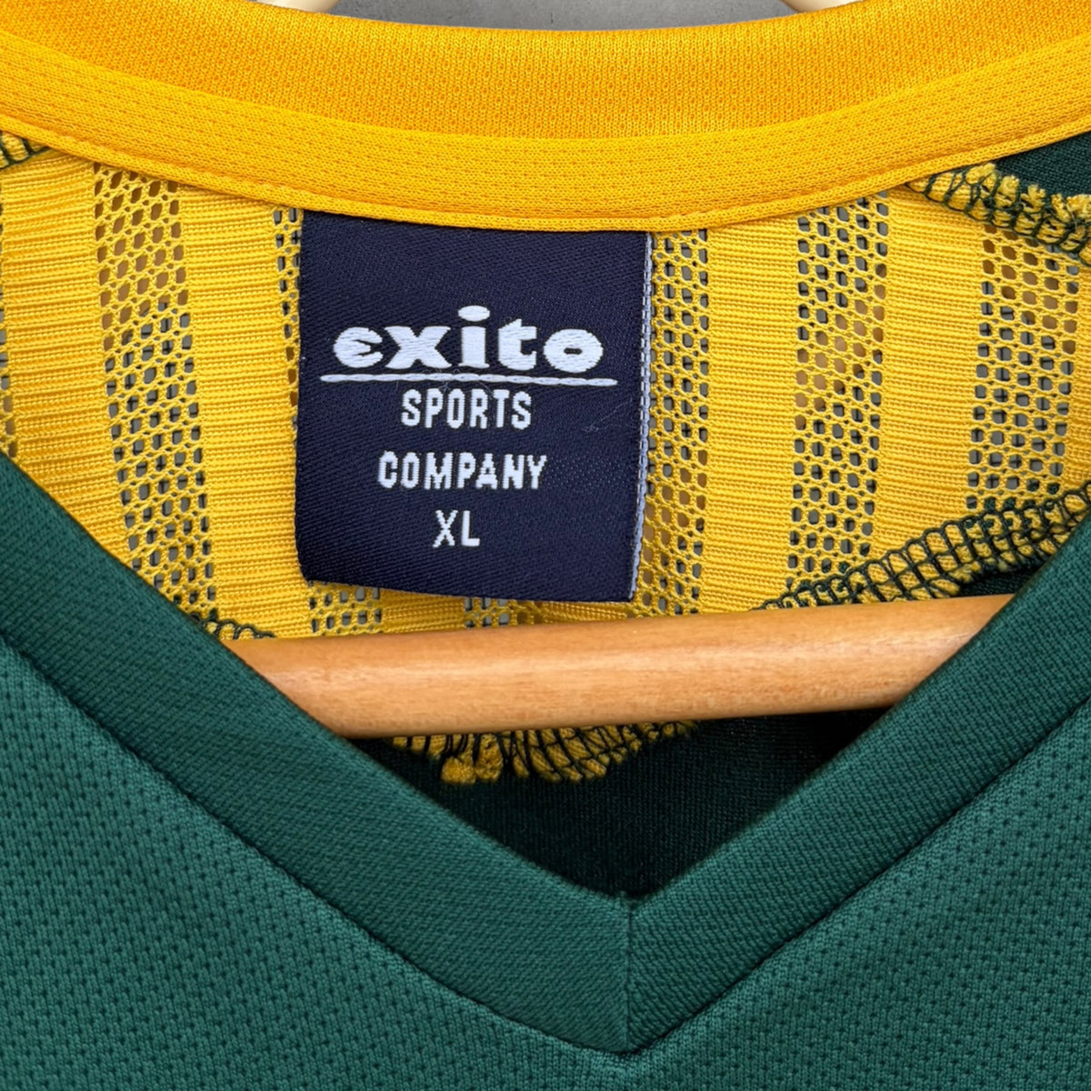 Nottinghamshire Outlaws County Cricket Training Jersey