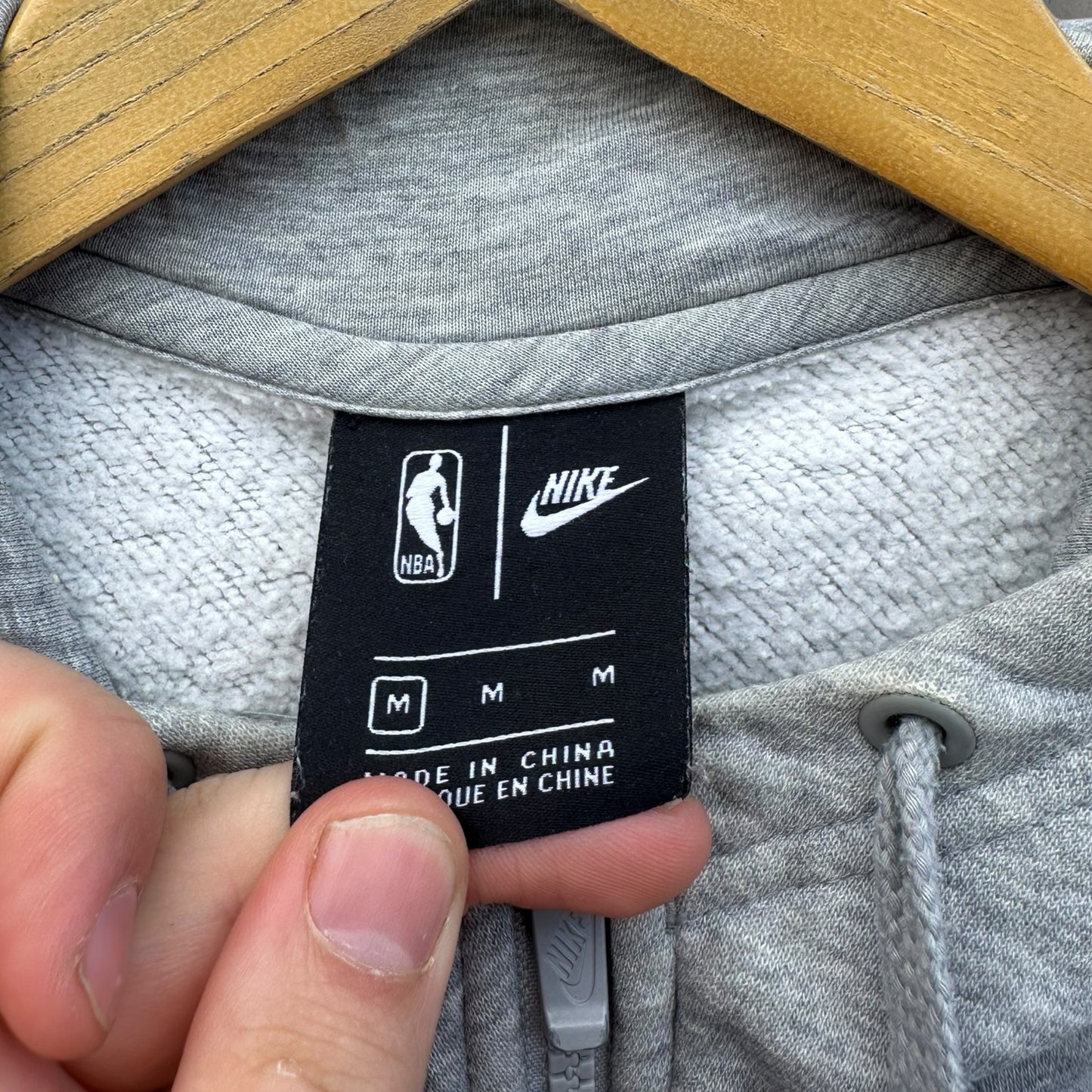 CLEVELAND CAVALIERS NIKE GREY HOODED JUMPER