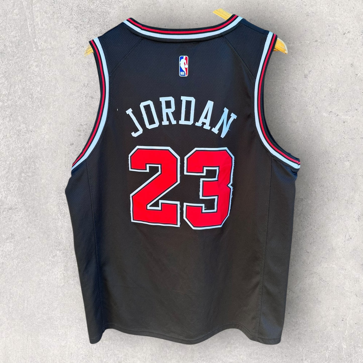 MICHAEL JORDAN CHICAGO BULLS NIKE SWINGMAN JERSEY