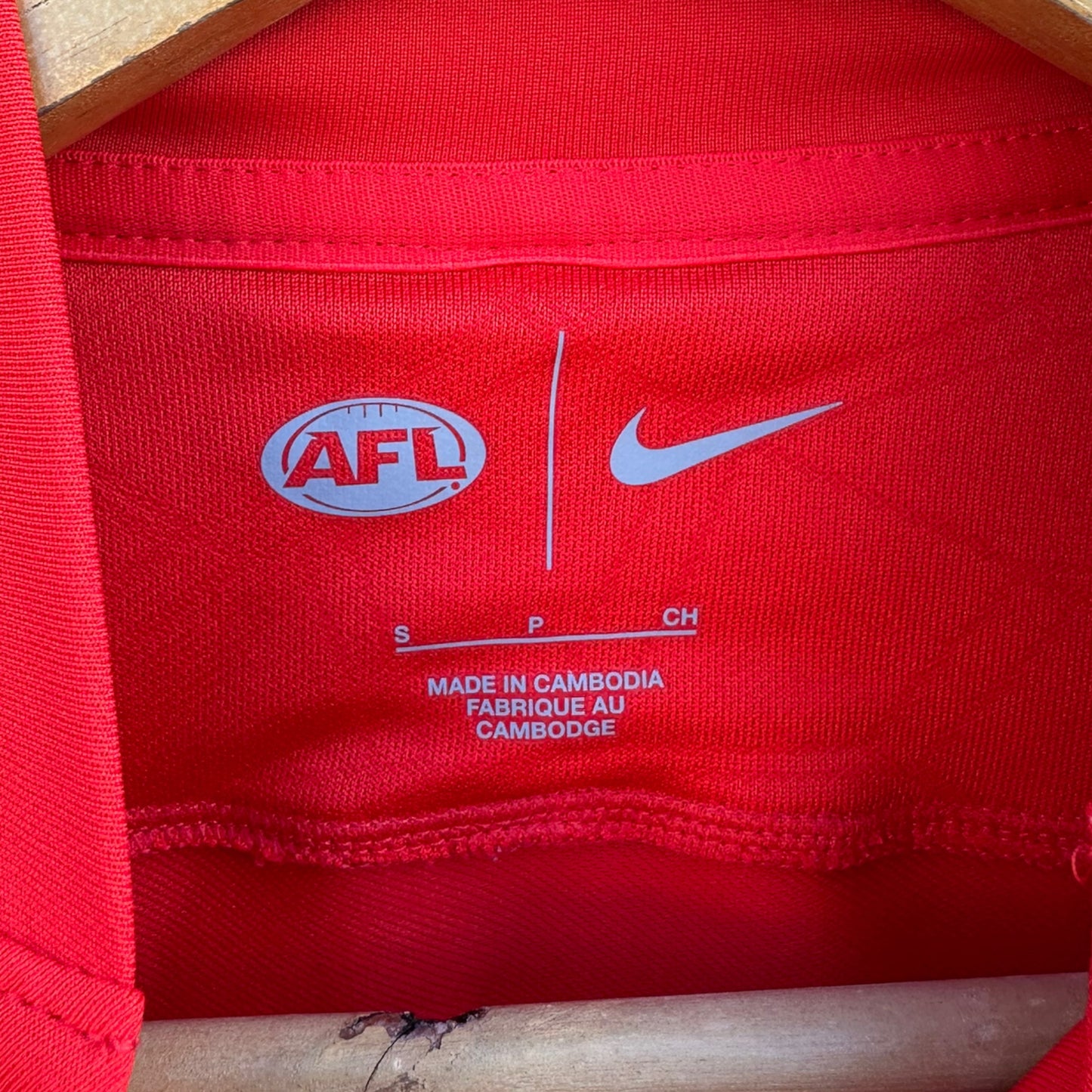 SYDNEY SWANS NIKE FULL ZIP LADIES LONG SLEEVE TRAINING SHIRT