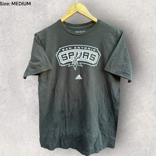 SAN ANTONIO SPURS ADIDAS GO TO TEE BLACK SHORT SLEEVE