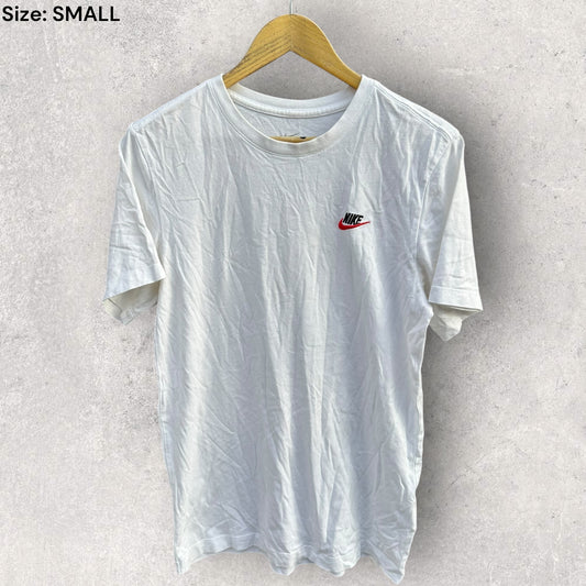 NIKE WHITE SHORT SLEEVE SHIRT