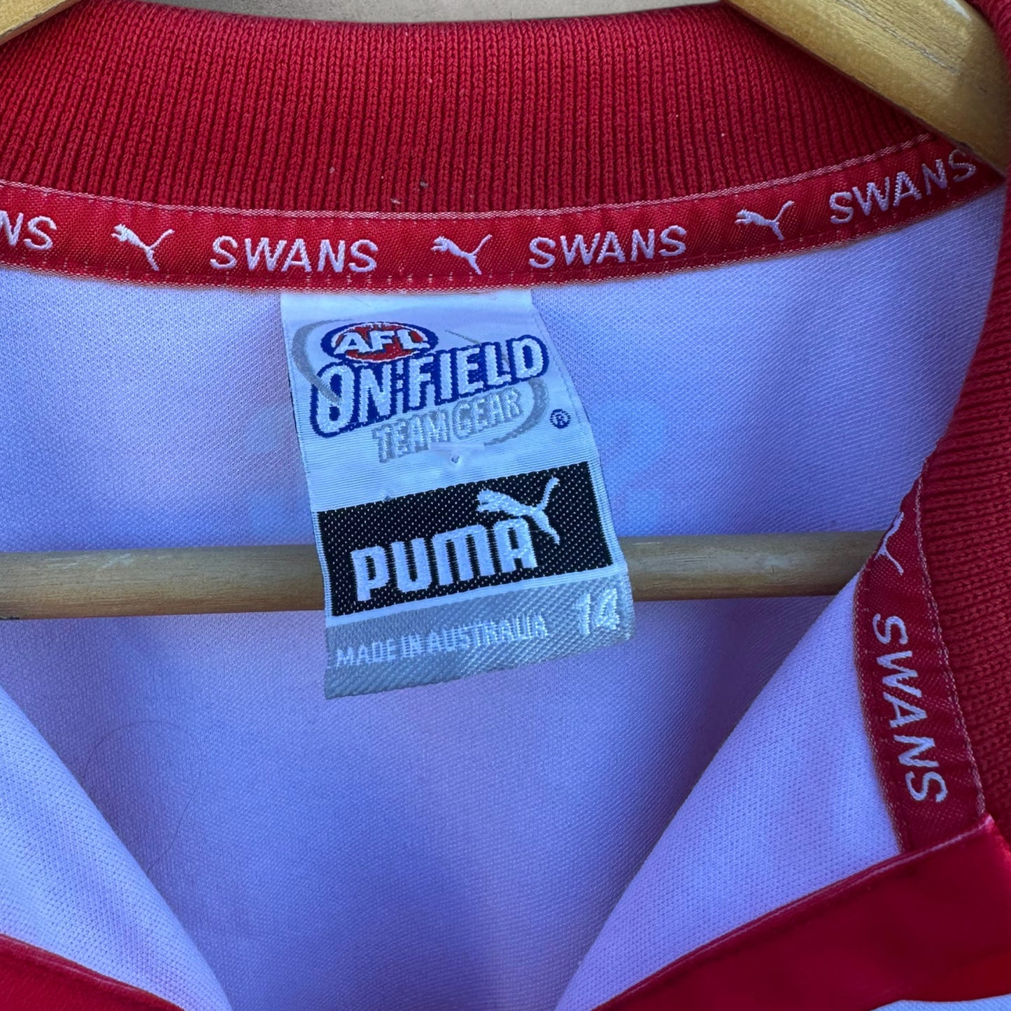SYDNEY SWANS LADIES VINTAGE PUMA GUERNSEY