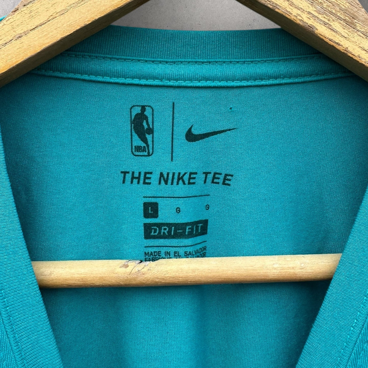 CHARLOTTE HORNETS NIKE BLUE TRAINING NBA SHIRT