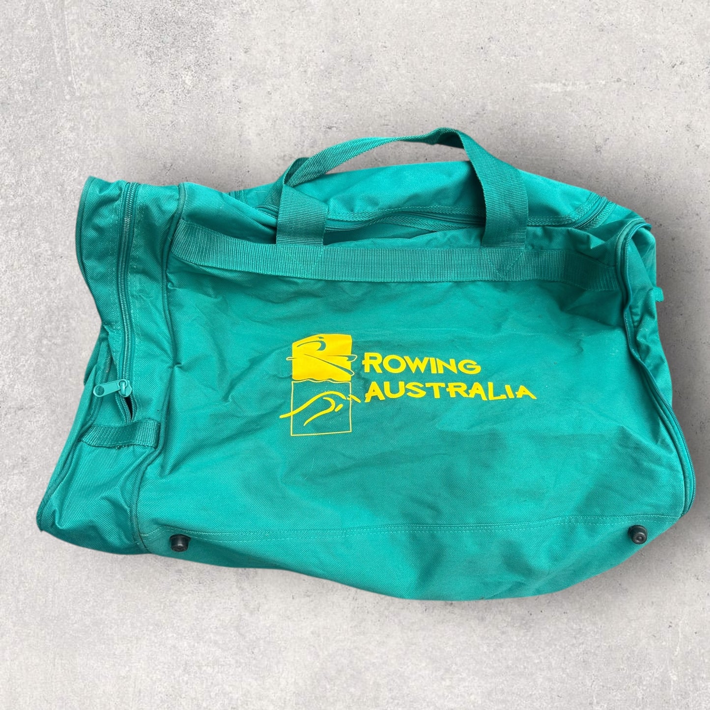 AUSTRALIAN ROWING TEAM VINTAGE ATHLETE ISSUED DUFFEL BAG