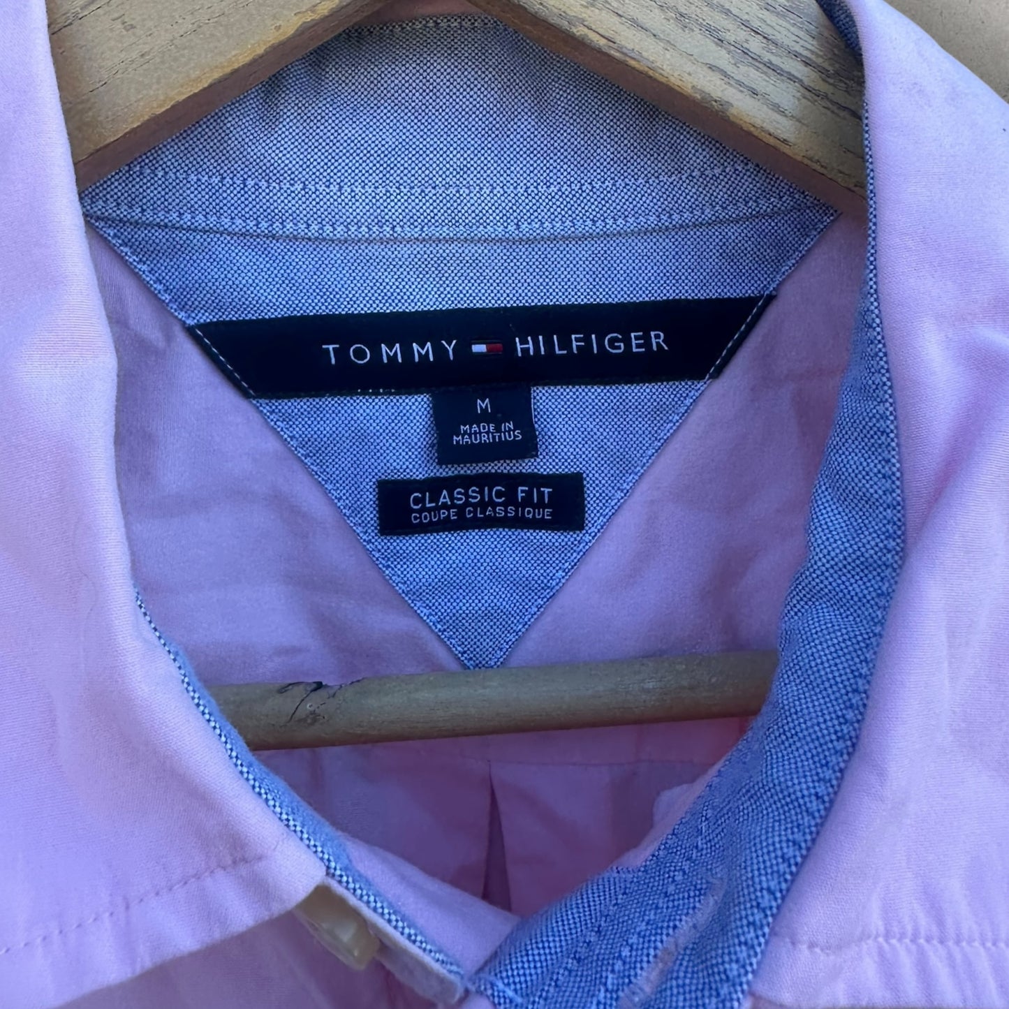 TOMMY HILFIGER PINK BUTTON UP LONG SLEEVE DRESS SHIRT