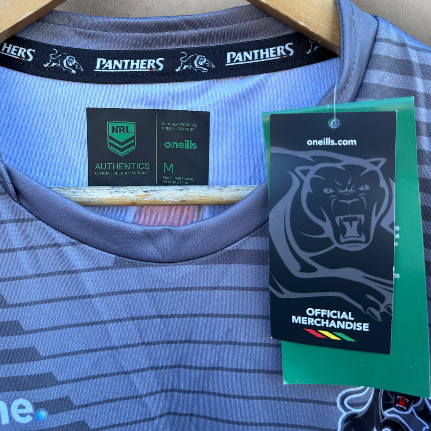 PENRITH PANTHERS PLAYER ISSUED TRAINING SHIRT NEW WITH TAGS