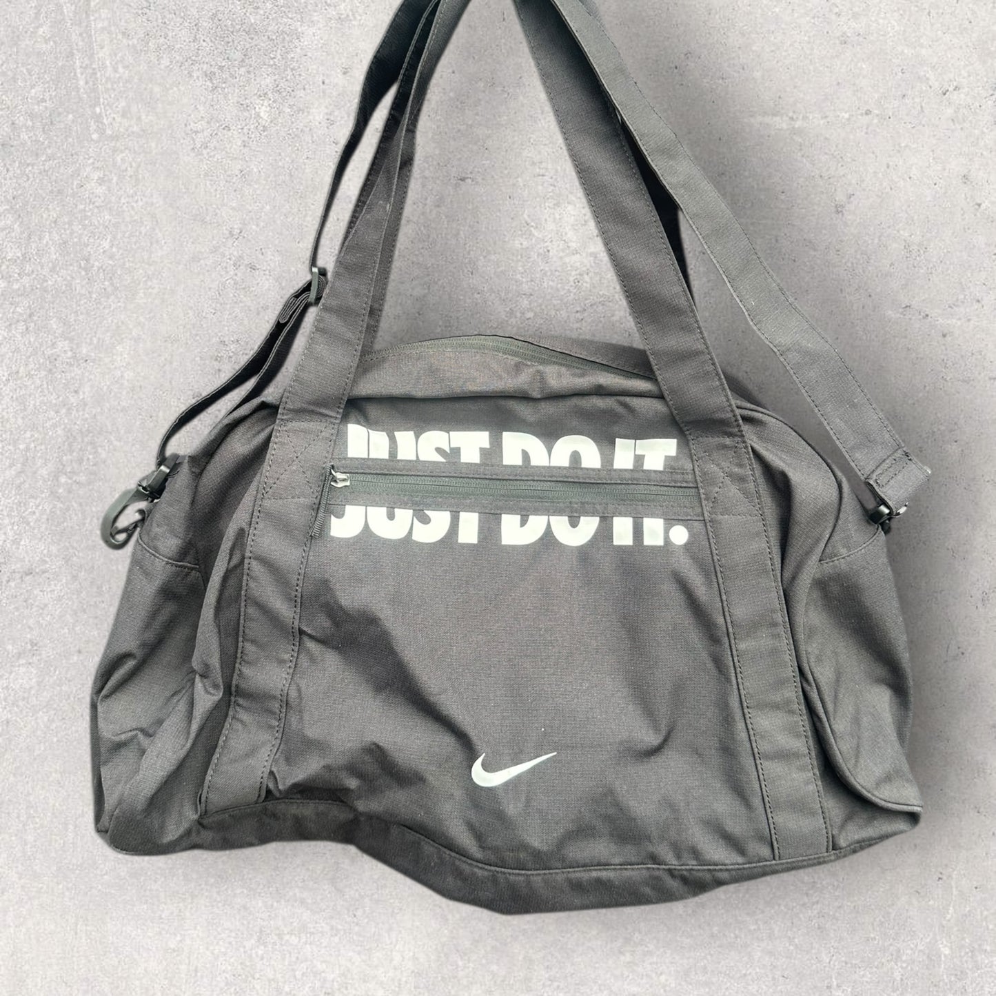 NIKE JUST DO IT BLACK GYM DUFFEL BAG