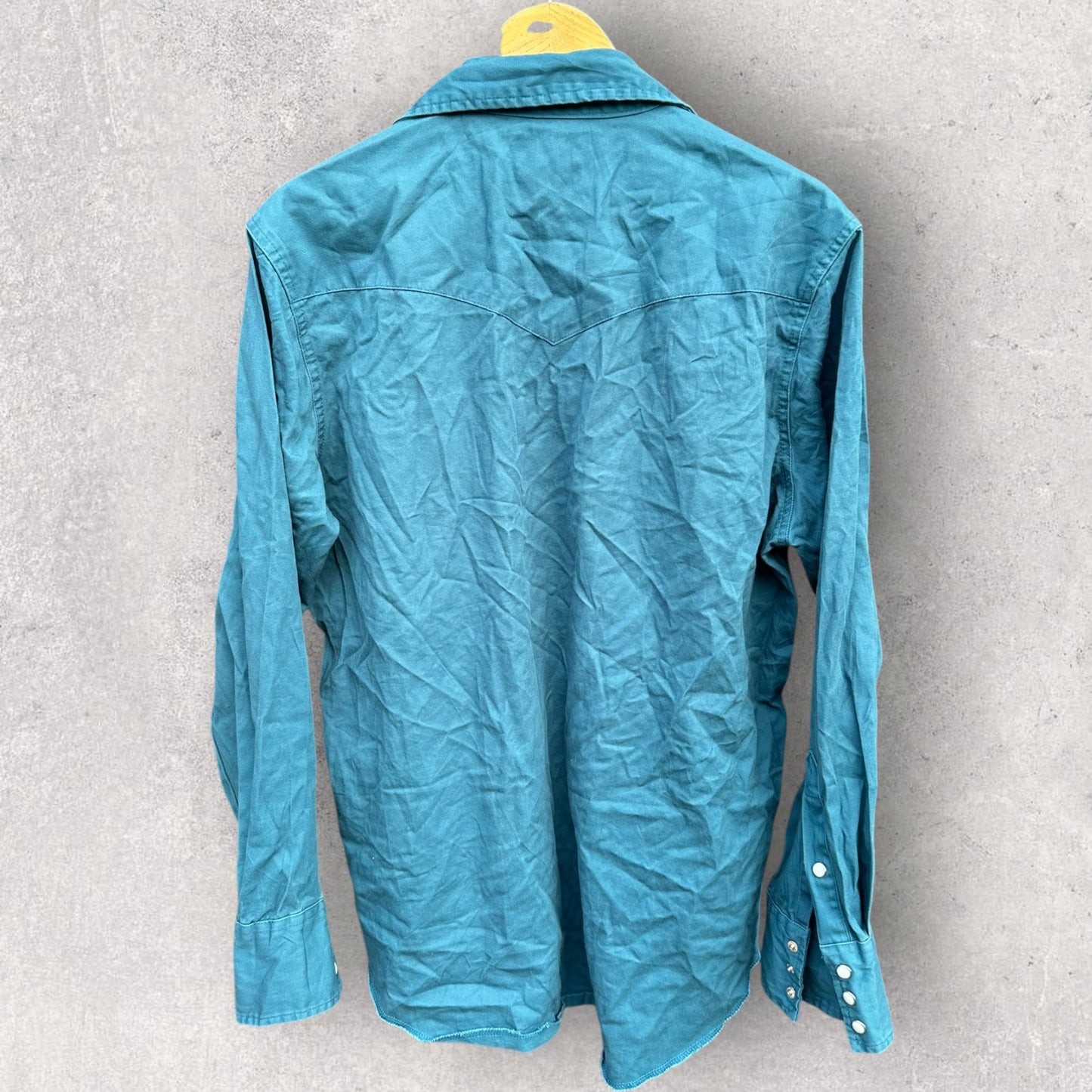 WRANGLER BUTTON UP BLUE LONG SLEEVE COLLARED SHIRT