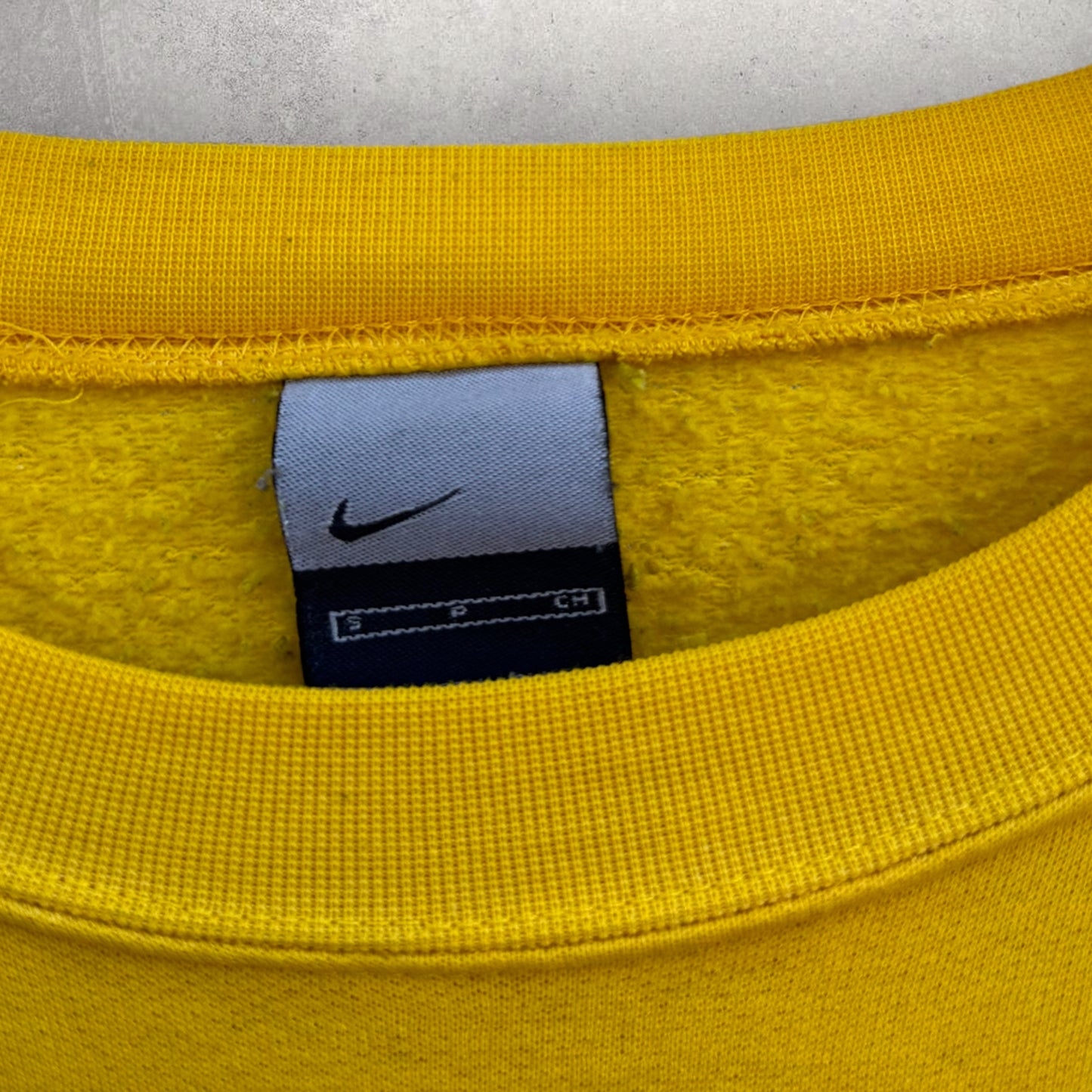 NIKE VINTAGE YELLOW PULLOVER CREW NECK JUMPER