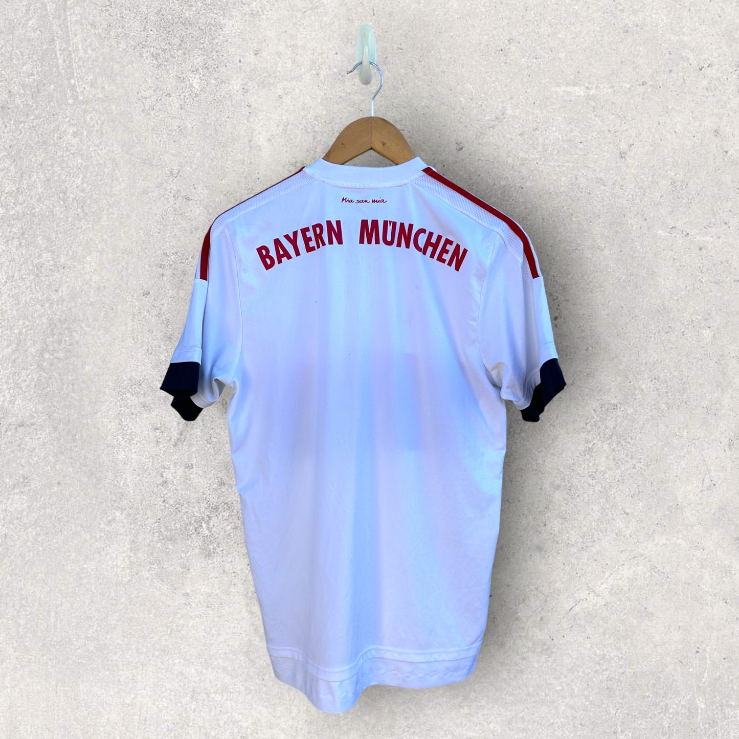 BAYERN MUNICH 2015-2016 AWAY JERSEY