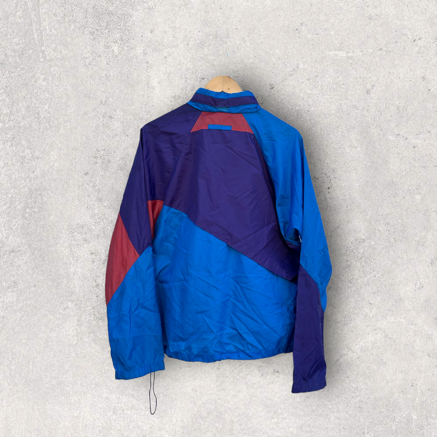 NIKE VINTAGE WINDBREAKER